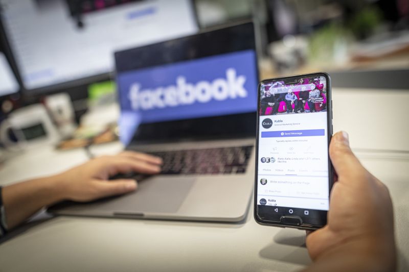 Facebook ad targeting