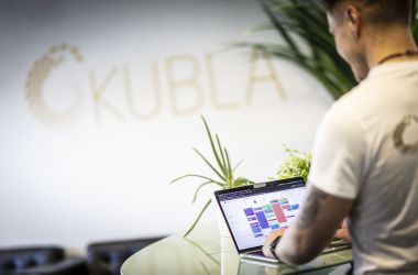 Image advertisement