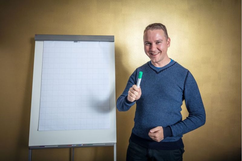 How to become a social media advertising expert 